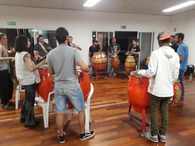 2-escuela-percusion-jrg2ivp9