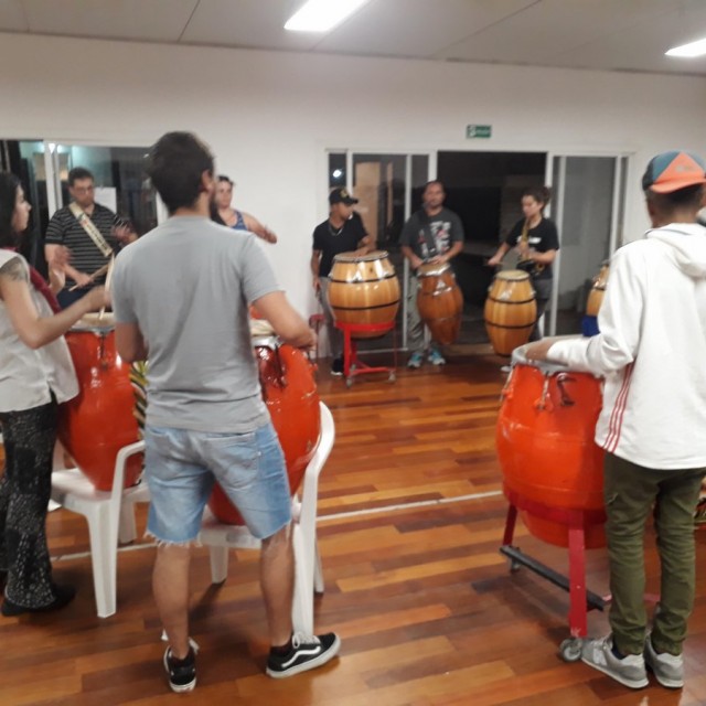 Escuela de Carnaval - Percusi&oacute;n candombe con Riki Nu&ntilde;ez